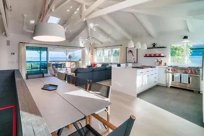 Image de Front de mer de luxe sur Hanalei, espaces extérieurs modernes avec A / C.