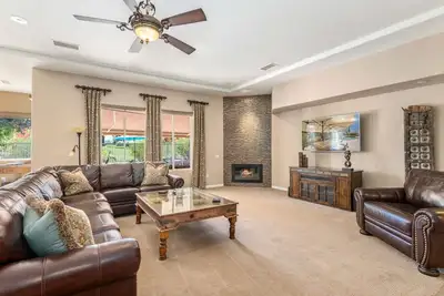 Exclusive Palm Desert Lifestyle - Vue sur la piscine privée, le spa et le parcours de golf! Parfait pour les grandes familles.