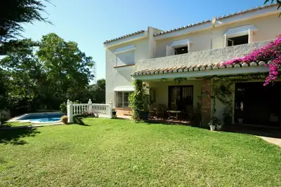 Image de Villa De Caractere Calahonda Espagne 5mins De La Plage, Quartier Calme taux bas pour l'hiver