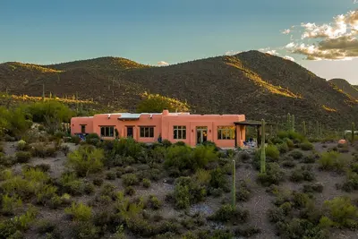 Image de Expérimentez le Wild West sur la porte du parc national du Saguaro