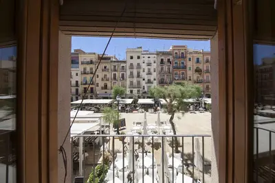 Image de El Faro Apartments in Plaça de la Font Tarragona, Old Town, Sunny