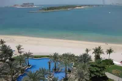 Image de Luxe 3b grand spacieux appartement avec services au Royal Club, Palm Jumeriah