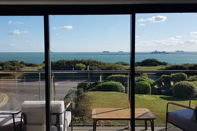 Image de Maison vue mer entre Bournemouth et Christchurch, chemin opposé à la plage