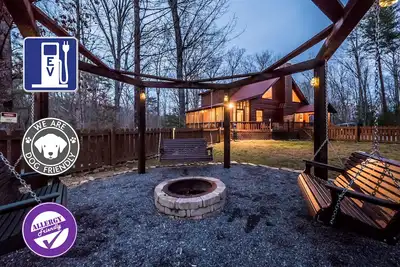 Image de 🌲Montagne Hideaway Cabin 📶WiFi, 🐶 friendly, 💦 Spa, Cheminée, Cour, 🔥 fosse