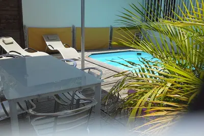 Image de la villa majoma piscine et mer https://business. google. com/site/l/076174
