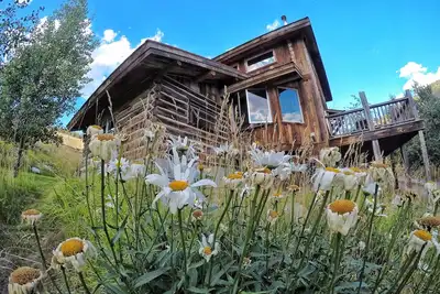 Image de Août Disponibilité - Remises estivales dans Custom, Log Home Surplombant Yellowsto