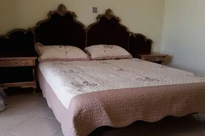Image de Boushel Place \"For Best Times\" est abordable, assez sécurisé avec WiFi illimité.