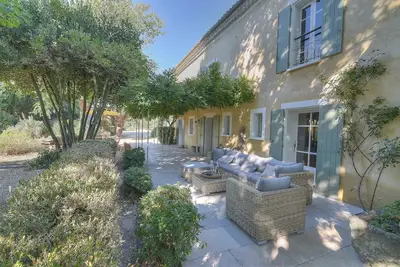 Image de Une superbe maison familiale, à 5 minutes d'Uzès et 30 minutes d'Avignon.