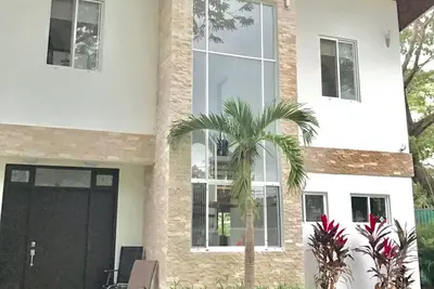 Image de Maison moderne luxueuse - une promenade Ă la plage