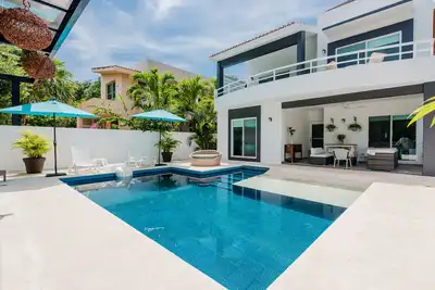 Image de Piscine De Luxe Et Beach House 4br Piscine PRIVÉE