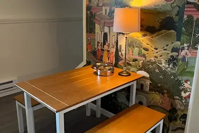 Image de Un joyau dans la ville d'Emerlad - Chambre spacieuse au coeur de la ville