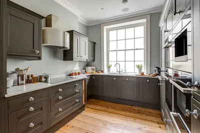 Image de Maison Regency élégamment restaurée à Brighton, jusqu'à 18 personnes