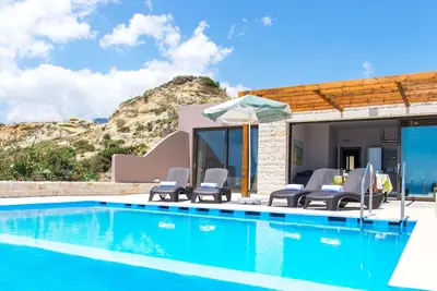 Image de Mary2, Waterfront villa, Private pool, Tavern