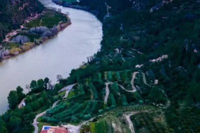 Image de Ferme de luxe au bord de la rivière avec piscine et pêche privée sur le fleuve Ebro