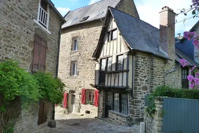 Image de Situé sur le Port de Dinan, charmant duplex de caractère et chaleureux