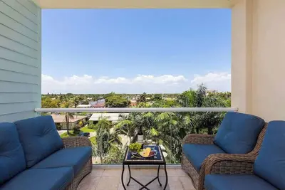 Image de Condo luxueux et relaxant - 3 minutes Ă pied des restaurants et de la plage