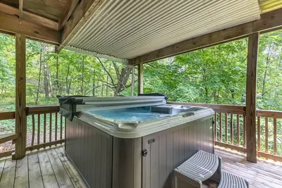 Image de Bain à remous extérieur, 2 ponts, barbecue avec accès au club des propriétaires - Piscines!