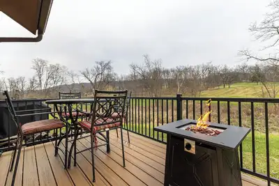 Image de 2 Br / 2ba Golf Villa w / vue boisée du pont, mieux qu'une chambre d'hôtel!