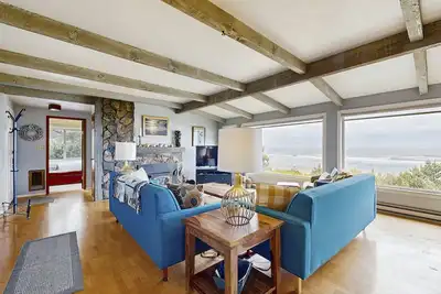 Image de Maison en bord de mer avec une vue imprenable et accès à la plage privée - chiens Ok!