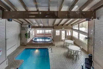 Image de Immaculée, mis à jour condo de montagne w / piscine partagée et un bain à remous - une vue magnifique!