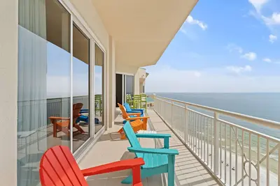 Image de Indigo East 2103 Penthouse avec piscine privée Cabana avec vue sur la plage!