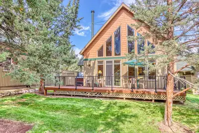 Image de Accueil familial convivial / cheminée, terrasse, barbecue, tennis, piscine et spas!