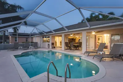 Image de Accueil riverain de la Floride avec piscine privée - court trajet en voiture de la plage!