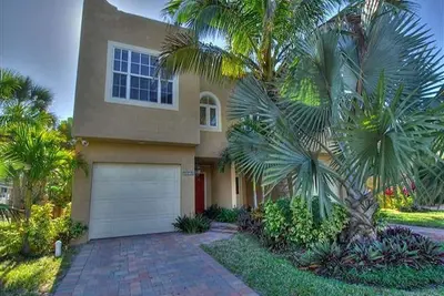 Image de Marchez au village ou à la plage, tout est en portée de cette location Sk