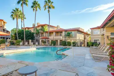 Image de 1br Phoenix Condo w / Mtn View, Community Pool & Spa