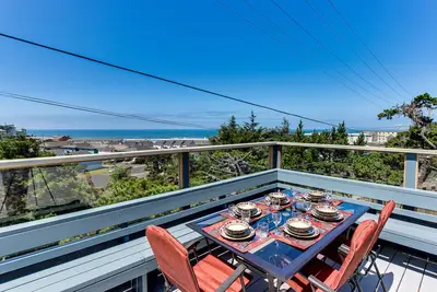 maison de Oceanview w / une belle terrasse et terrain de jeu privé, des blocs de la plage!