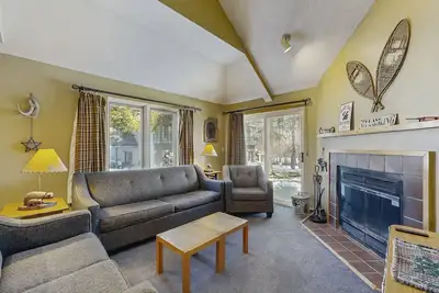 Image de maison récemment mis à jour w / shared bain à remous, piscine et plus - un accès facile au ski!