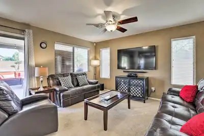 Image de Spacieux Phoenix House w / Large Backyard & Grill