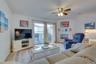 Image de Cape San Blas Townhome w / Pool et des tarifs réduits!