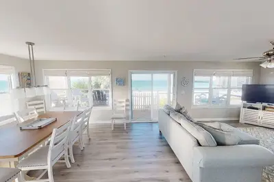 Image de Beach Front Home sur Cape San Blas