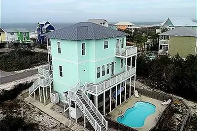 Image de 5 Chambre, 4. 5 Bath Gulf View Accueil avec une piscine privée