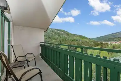 Image de Au centre de Vail & Lionshead, pas besoin de voiture, Evergreen Lodge, piscine chauffée et bain à remous intérieur!