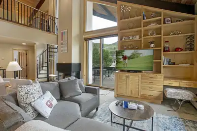 Image de Penthouse de luxe au coeur de Vail Village avec A / C et une vue imprenable | Creekside