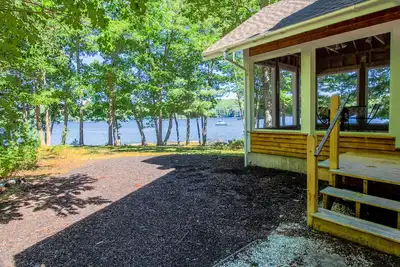Image de Maison privée au bord de l'eau avec grande terrasse et quai en eau profonde!