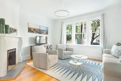 Image de Restez avec Lucky Savannah: condo au premier étage avec grand salon et 2 chambres à coucher