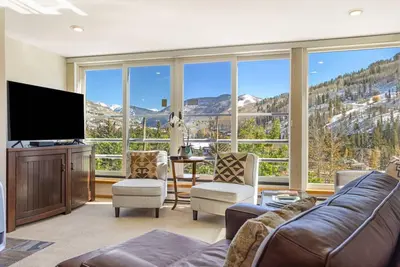 Image de Navette ou bus vers les pistes depuis le condo Simba Run 5th Fl, piscine intérieure et bains à remous, pas besoin de voiture!