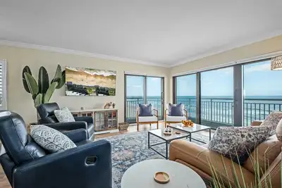 Image de Blue Water, 3/2 8 couchages, vue sur le coin au 5ème étage en bord de mer, plage sans lecteur