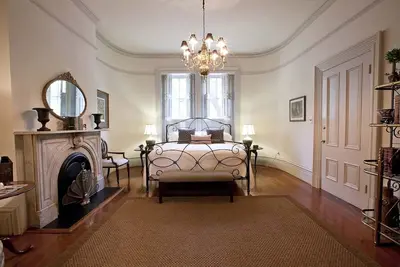 Image de Restez avec Lucky Savannah: 1 chambre avec déjeuner de Mme. Restaurant Wilkes