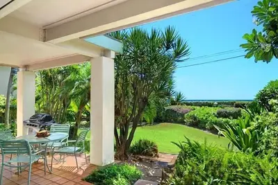 Image de Vues sur l'océan et le jardin luxuriant, à quelques pas du parc de la plage de Poipu, à pied des restaurants