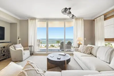 Image de Indigo East 406 - Vue sur la plage avec intérieur luxueux et commodités