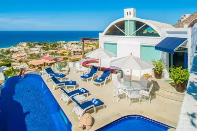 Image de Villa Cerca del Cielo - Vues à couper le souffle sur l'océan de cette villa à Pedregal