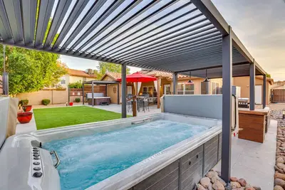 Image de Yard, Hot Tub & Grill - Maison Scottsdale rénovée!