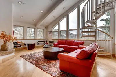 Image de Condo de luxe spacieux dans le village de Vail. Marcher vers le pont couvert | Tyrolien 5