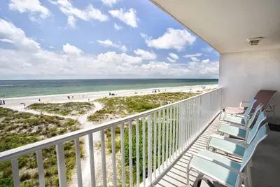 Image de Vue incroyable depuis un immense balcon privé! 2 chambres King, Wifi gratuit, bâtiment haut de gamme avec piscine.