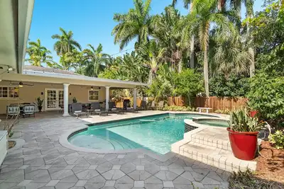 Image de Casa Serena 5/3 for10 Piscine chauffée & Spa 1 Mi. à la promenade de Hollywood Beach