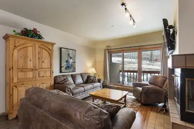 Image de Super abordable Ski in / Ski Out Condo